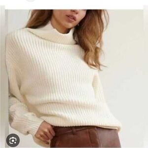Wilfred Montpellier Ivory Ribbed Turtleneck Sweater